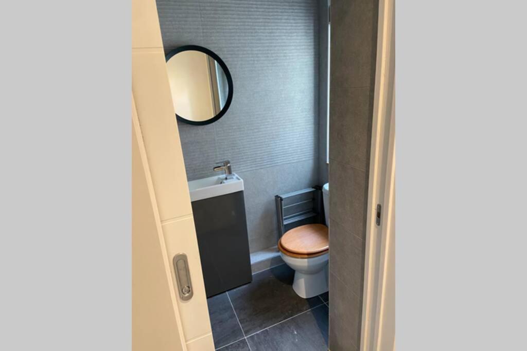 Spacious 1 Bedroom Apartment With Sea Views 뉴키 외부 사진
